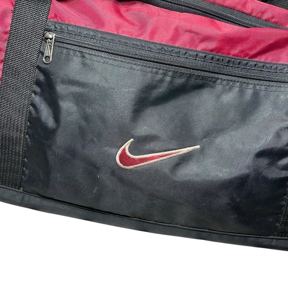 Nike Gym Duffel Bag Vintage 90s Y2K Red Black Travel Large 21" Embroidered Logo - Picture 2 of 11